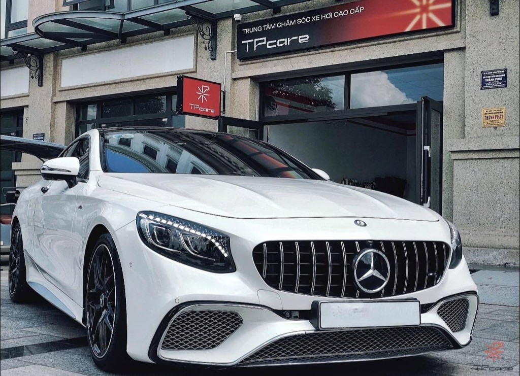 Mercedes-Benz S-Class Coupe Trắng tại TP Care Ocean Park